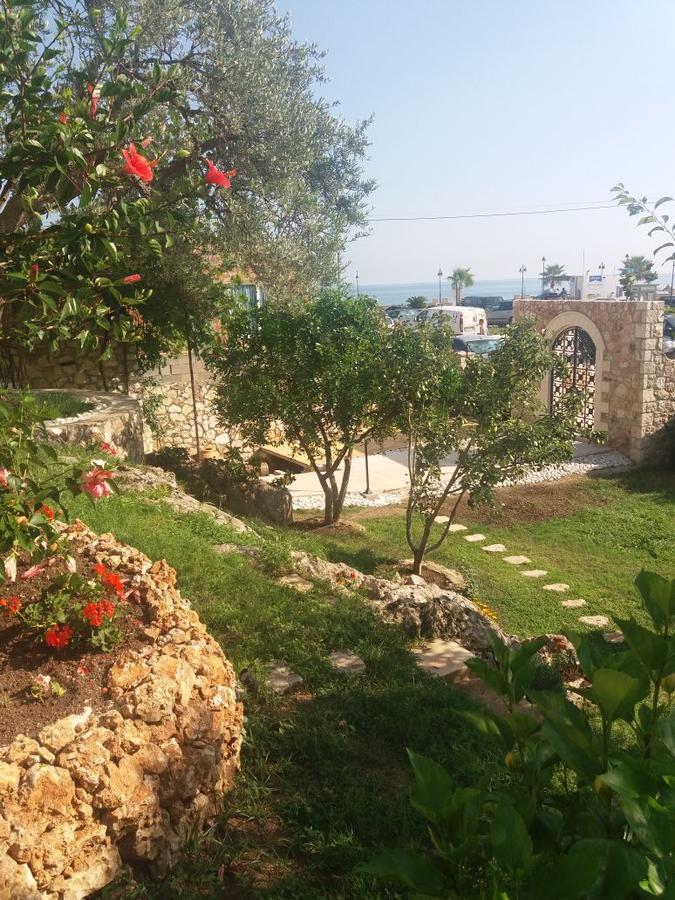 Villa Kostandin 체파로 외부 사진